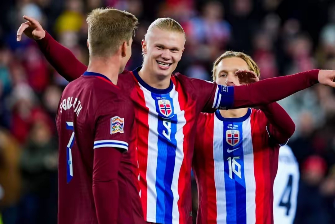 包含赛地聚焦——欧联清晨热度飙升；费城76人调整名单；媒体盛赞；更衣室氛围转暖的词条